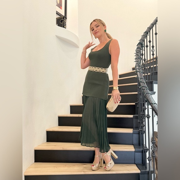 ‘Mona’ Chic Green Bandage Maxi Dress with Pleated Bottom NWT - Picture 1 of 6